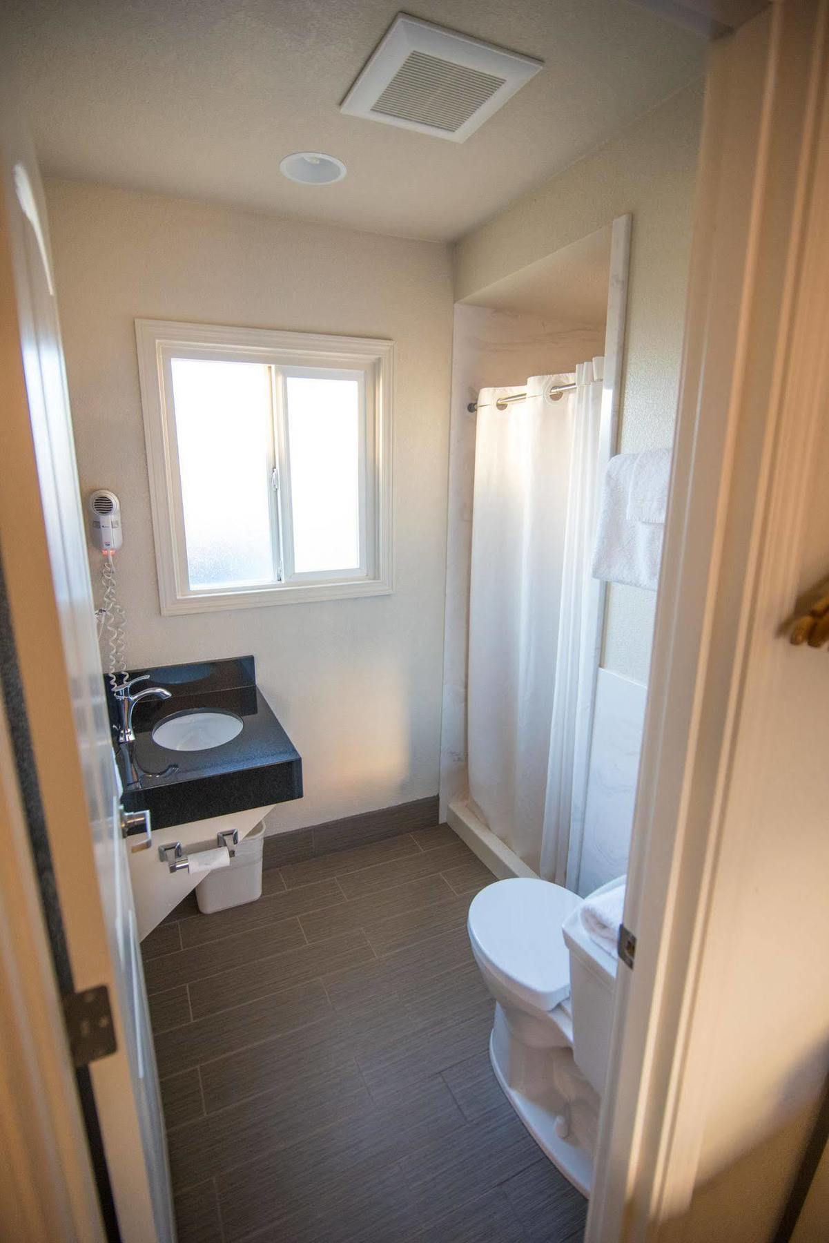 Budget Lodge Eugene - Airport エクステリア 写真